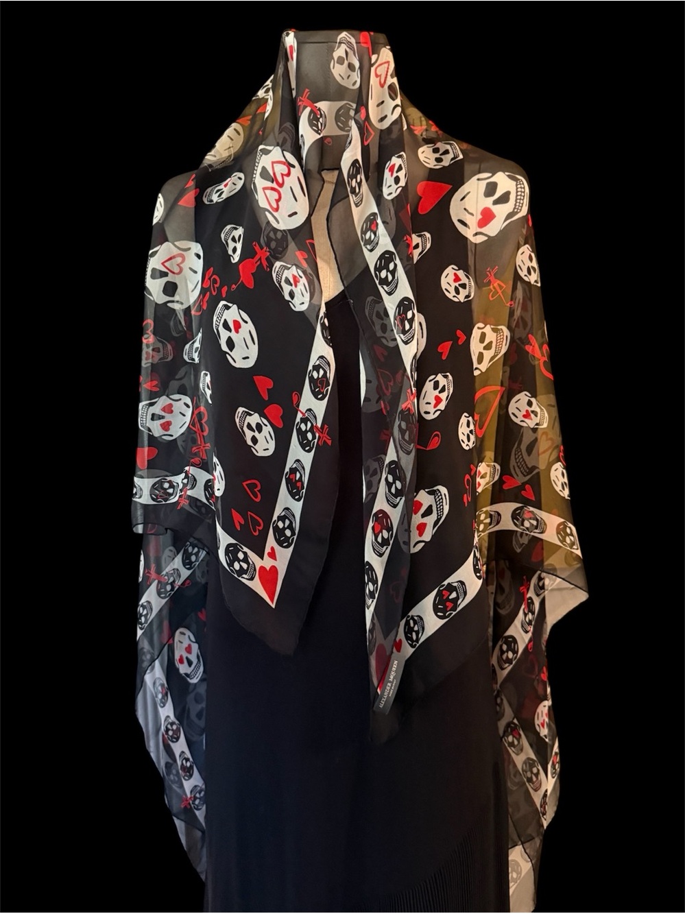 Gorgeous Alexander McQueen logo chiffon silk scarf - Picture 4 of 13